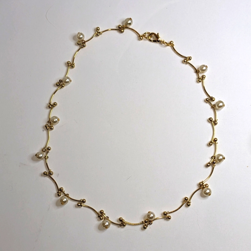 Elegant Gold Tone Pearl Accent Necklace 16 Inches - Picture 3 of 9